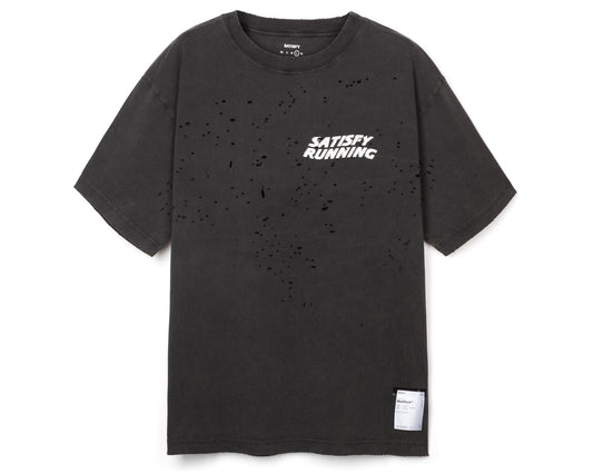 MothTech T-Shirt Aged Black - vista frontal de la prenda con logo Satisfy Running