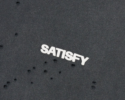 MothTech Muscle Tee Aged Black - detalle del logo Satisfy en el pecho