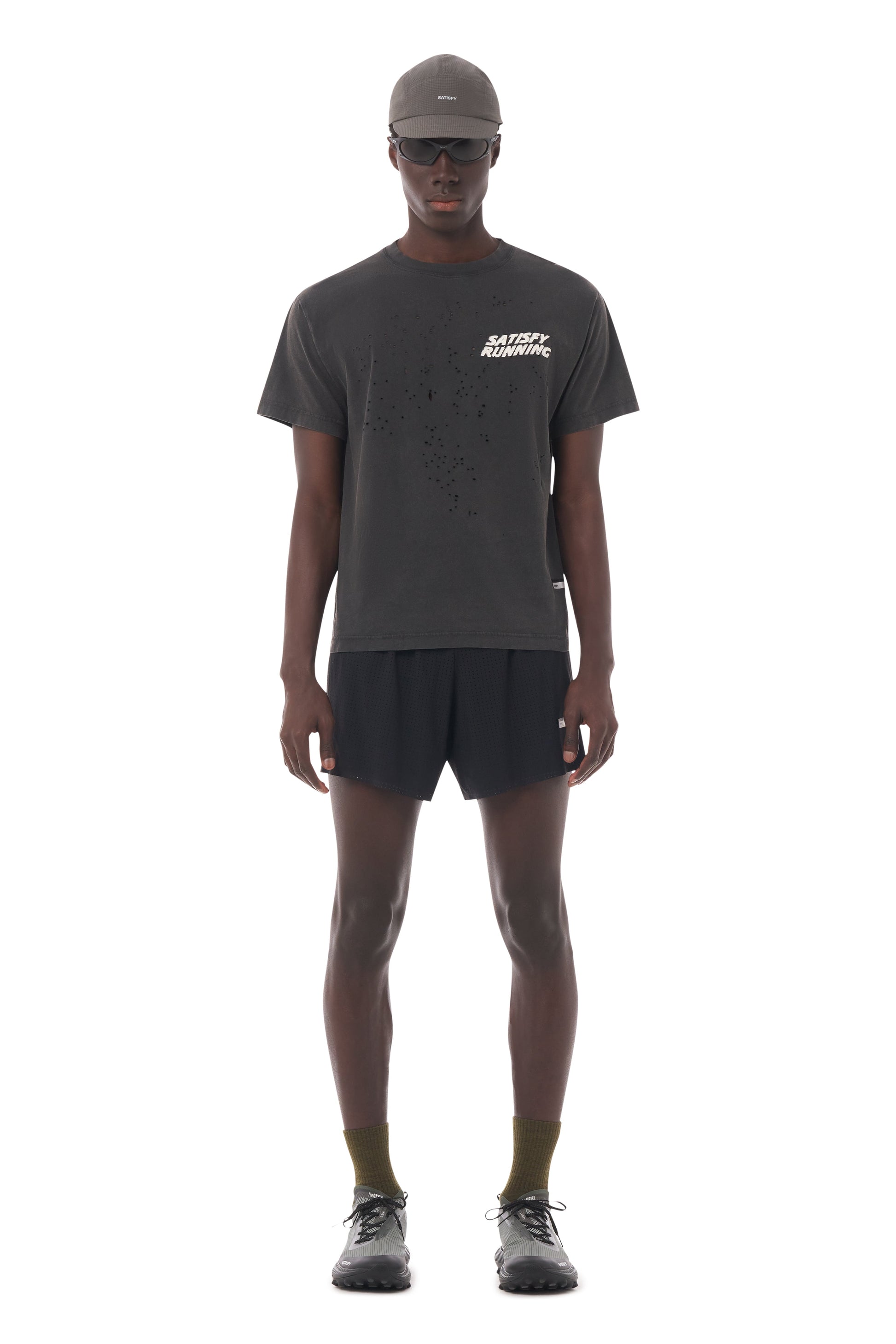 MothTech T-Shirt Aged Black - vista frontal en modelo