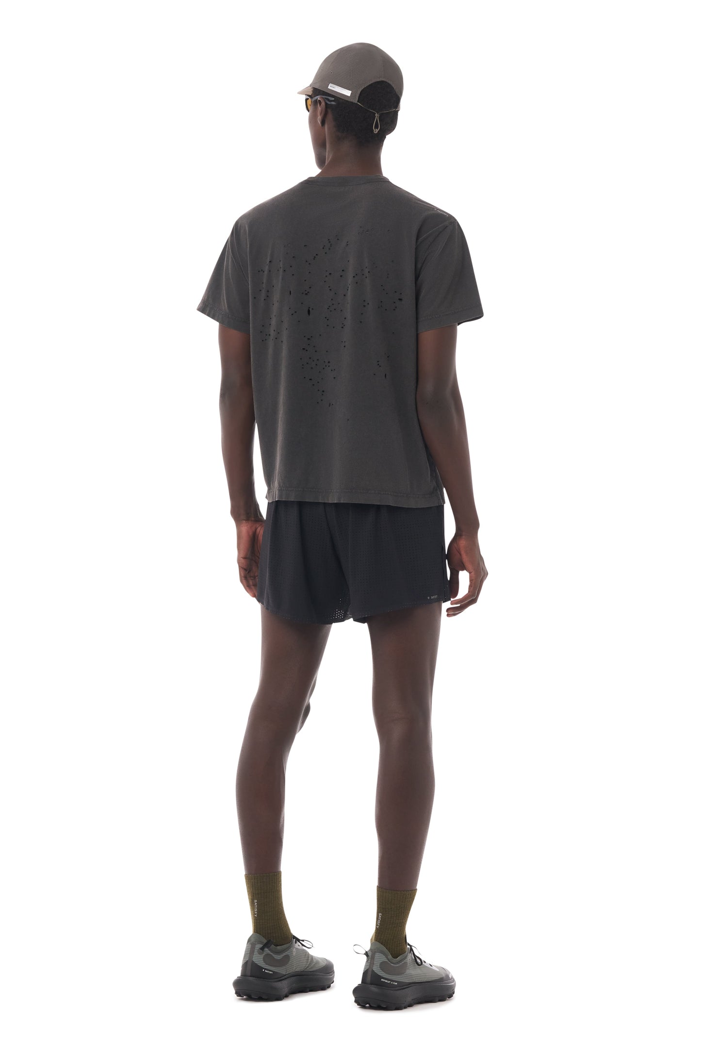 MothTech T-Shirt Aged Black - vista posterior en modelo