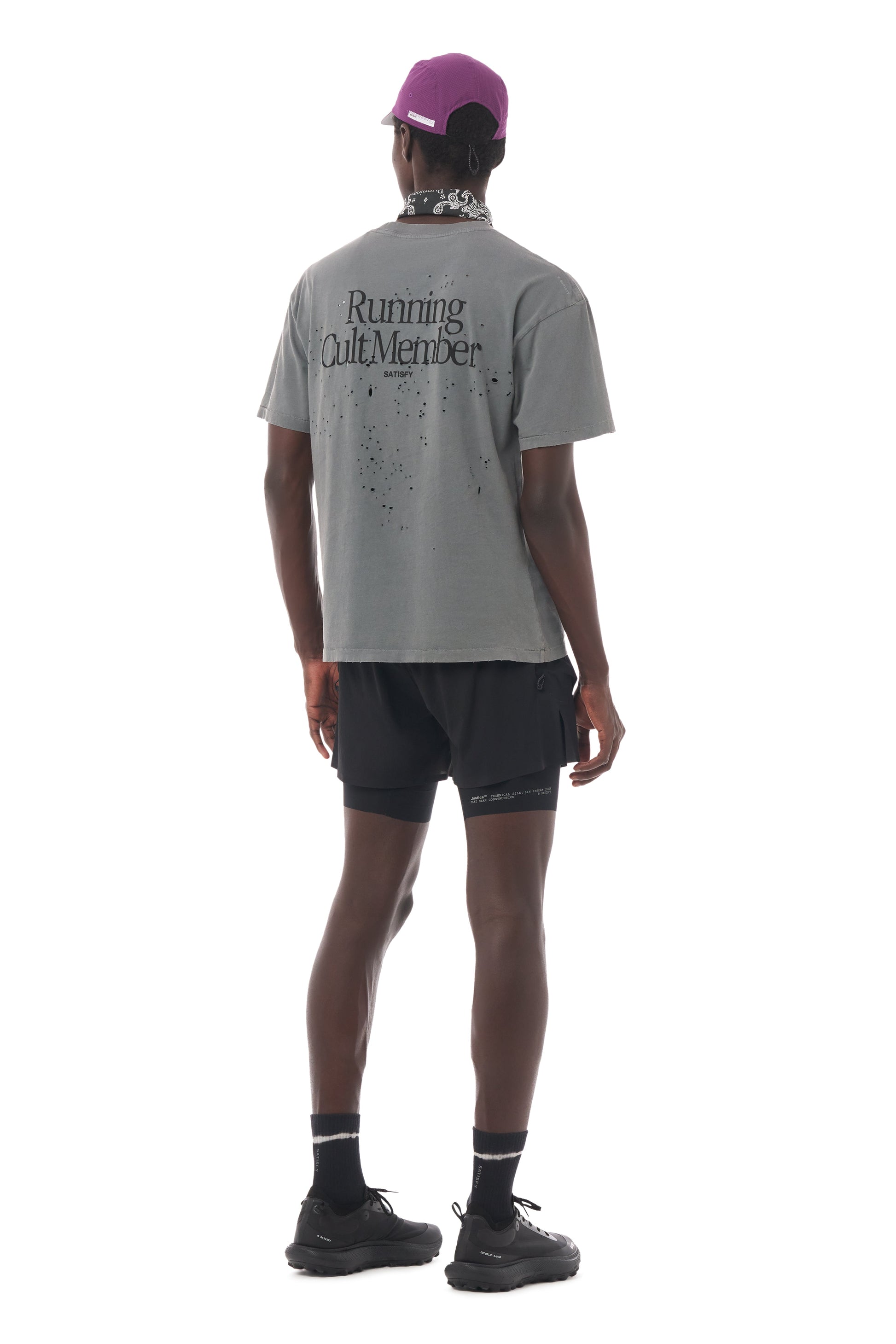 MothTech T-Shirt Faded Black - vista posterior en modelo