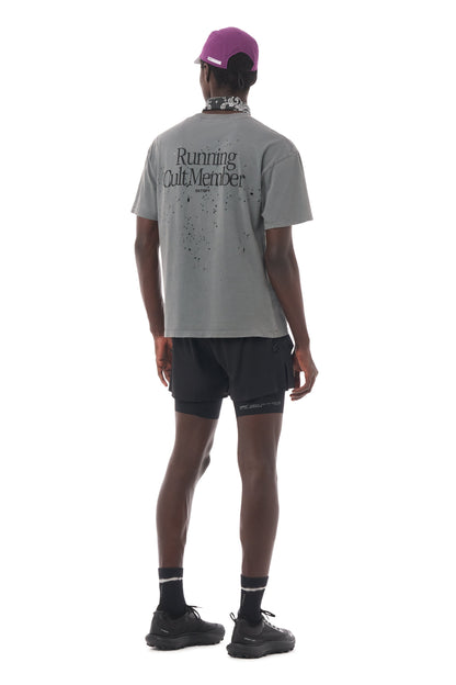 MothTech T-Shirt Faded Black - vista posterior en modelo