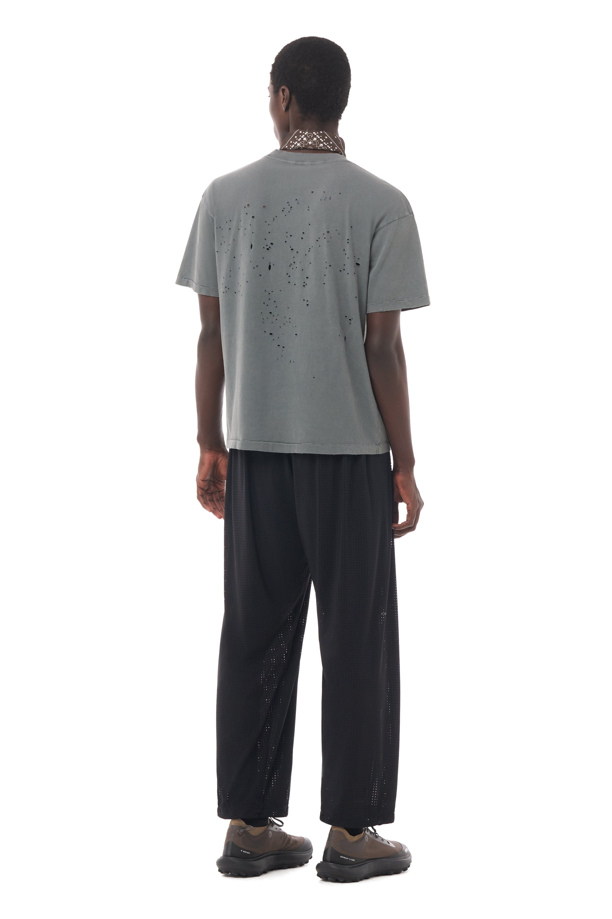 MothTech T-Shirt Faded Black - vista posterior en modelo