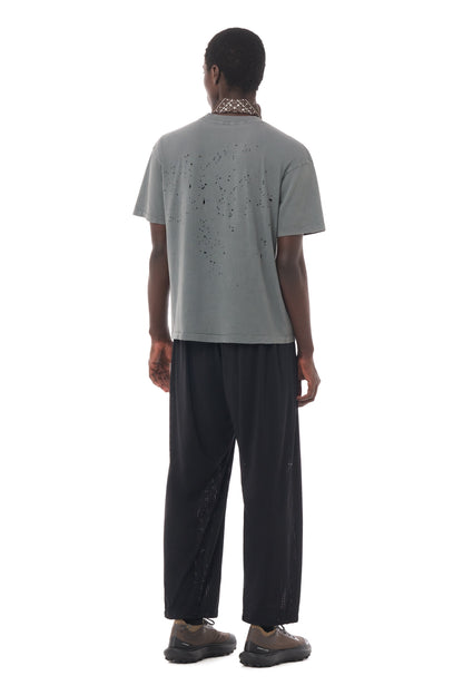 MothTech T-Shirt Faded Black - vista posterior en modelo
