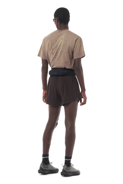 MothTech T-Shirt Sun Bleached Falcon - vista posterior en modelo