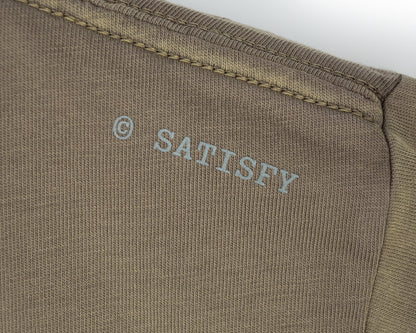 MothTech T-Shirt Sun Bleached Falcon - detalle del logo Satisfy