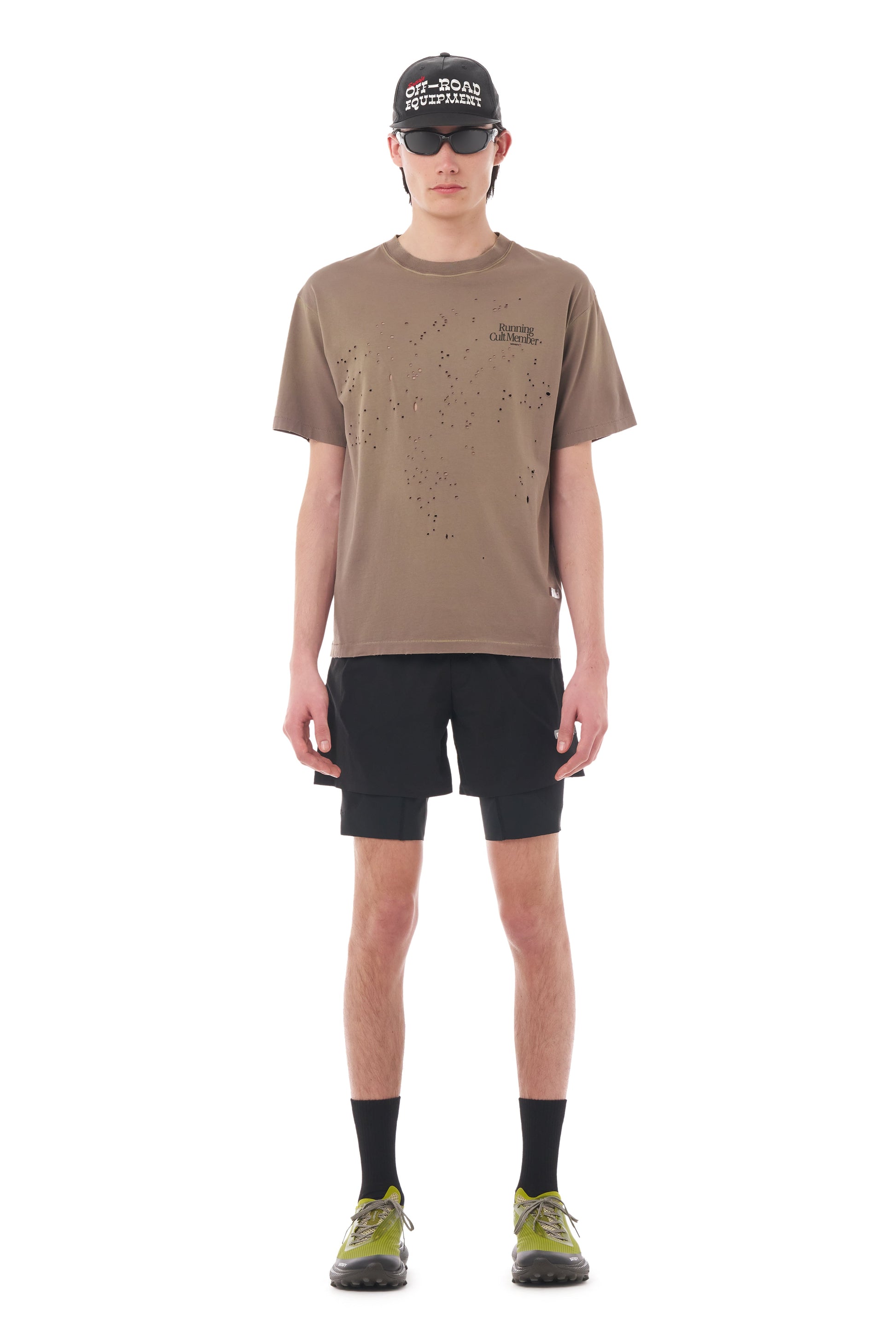 MothTech T-Shirt Sun Bleached Falcon - vista frontal en modelo