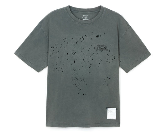 MothTech T-Shirt Faded Black - vista frontal de la prenda con estampado Running Cult Member
