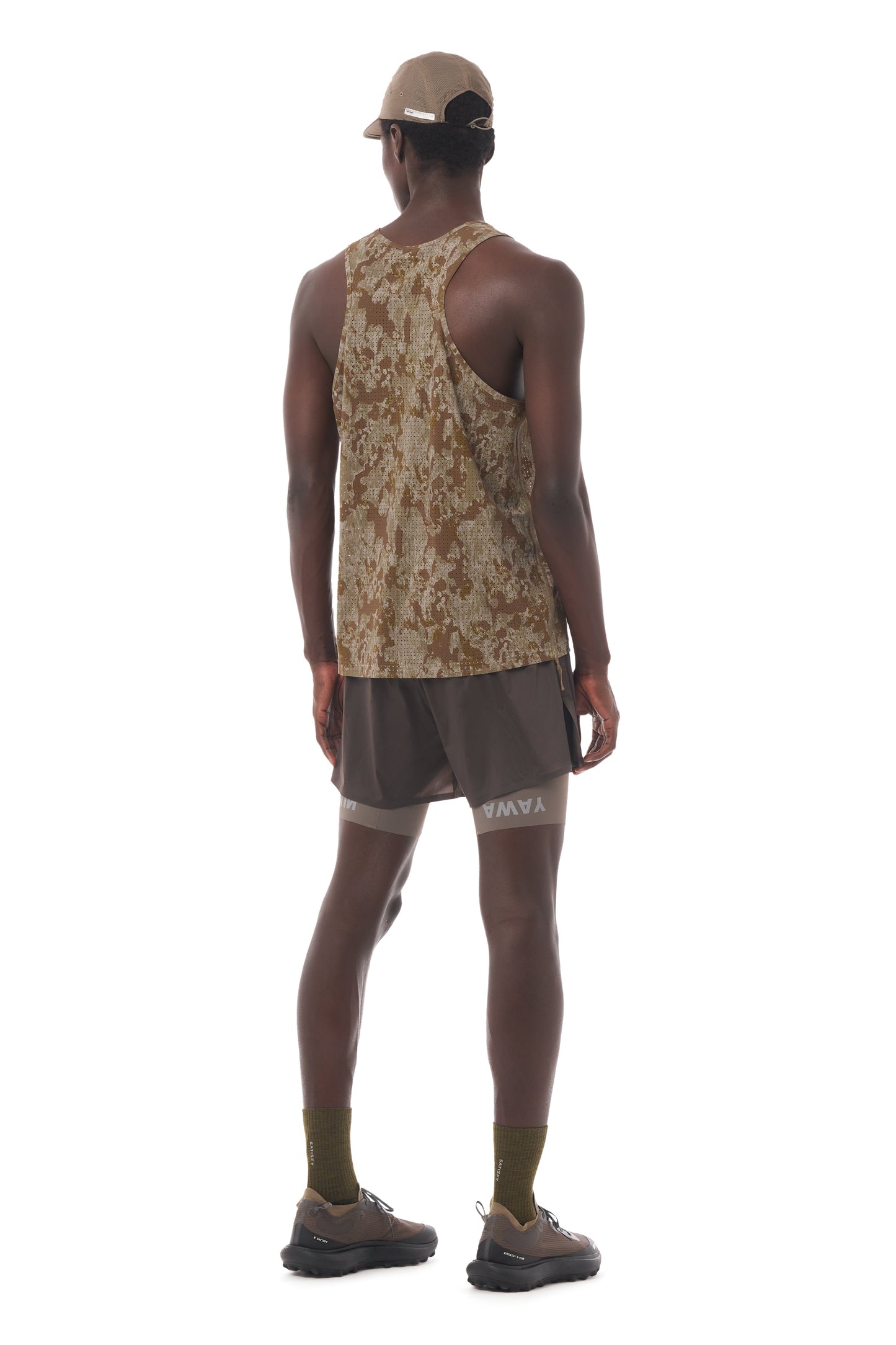Space-O Camo Singlet - vista posterior en modelo