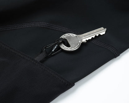 TechSilk Evo 9" Cargo Half Tights - detalle del mini S-Carabiner para las llaves