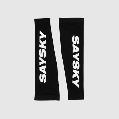 Mangas de running SAYSKY Combat, color negro - vista frontal del producto