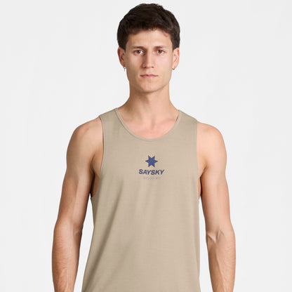 Bividí de competencia SAYSKY Combat Pro para hombre, color Sand - vista frontal en modelo