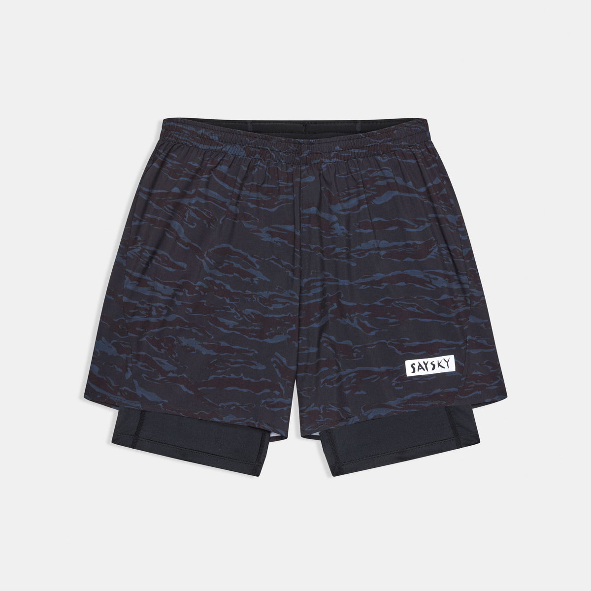 Short 2 en 1 SAYSKY 5" para hombre, color Black Camo - vista frontal del producto