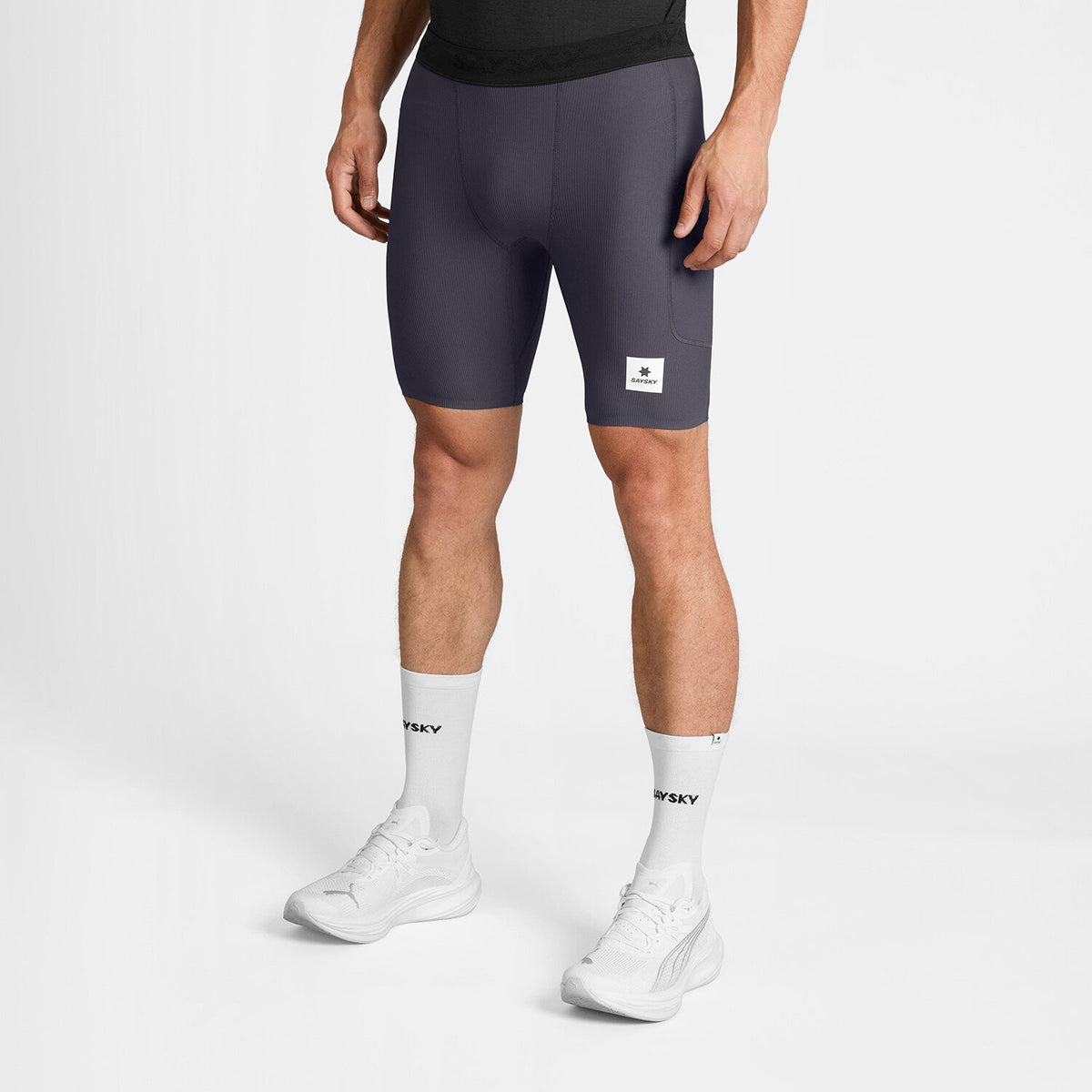 Malla corta SAYSKY Combat+ Rib 8" para hombre, color gris - vista frontal en modelo