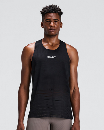 Men's Shredder Race Singlet Black - vista frontal en modelo