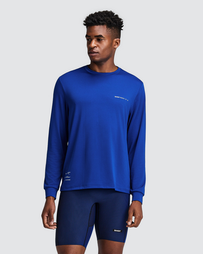 Polo manga larga Bandit Micromesh para hombre, color Bauhaus Blue - vista frontal en modelo