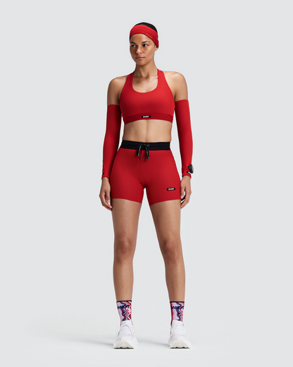 Short de compresión Bandit Cadence para mujer, color Striped Oxide Red / Signal Red - vista frontal de cuerpo entero