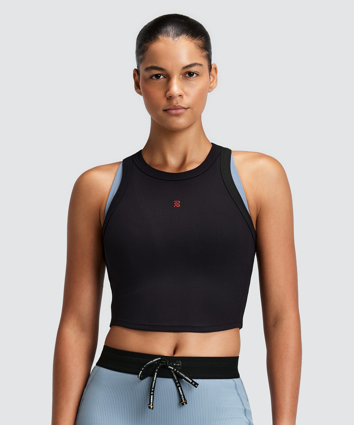 Bividí Bandit Vituccia para mujer, color negro - vista frontal en modelo